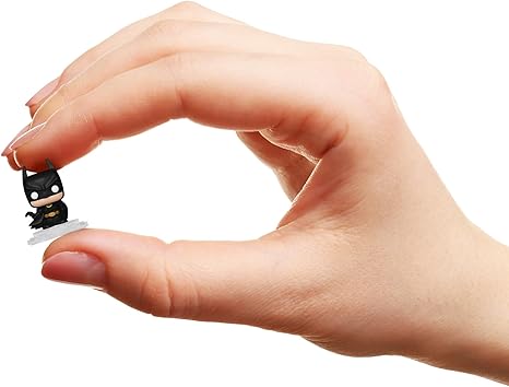 Funko Bitty POP! Batman 85th - Batman, 4-Pack and A Surprise Mystery Mini Figure - 0.9 Inch (2.2 Cm) - DC Comics Collectable - Stackable Display Shelf Included - Gift Idea - Party Bags Stocking